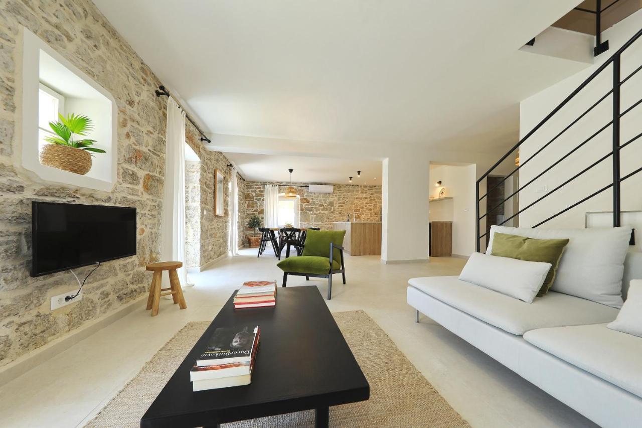 Villa Mira With A Heated Pool And A Sea View Božava Extérieur photo
