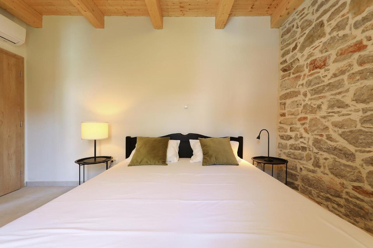 Villa Mira With A Heated Pool And A Sea View Božava Extérieur photo