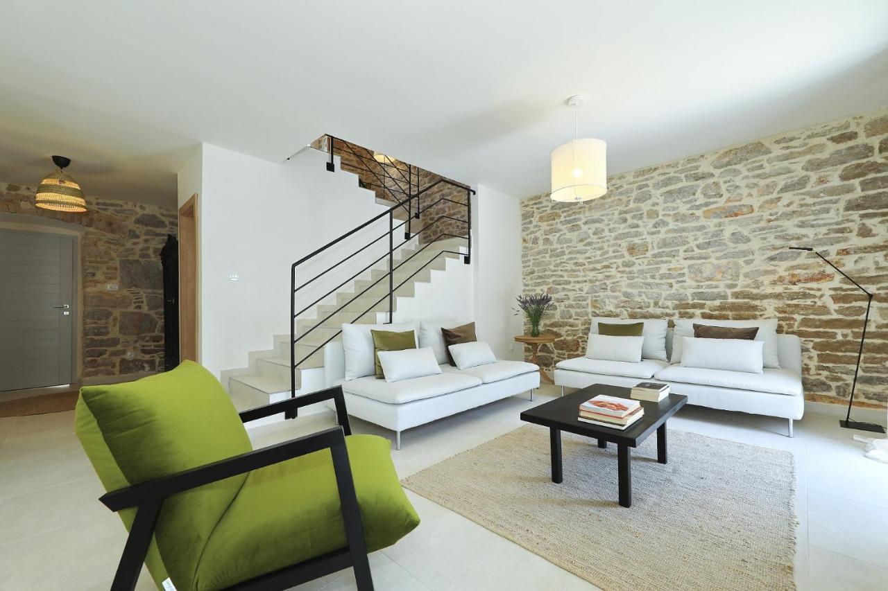 Villa Mira With A Heated Pool And A Sea View Božava Extérieur photo