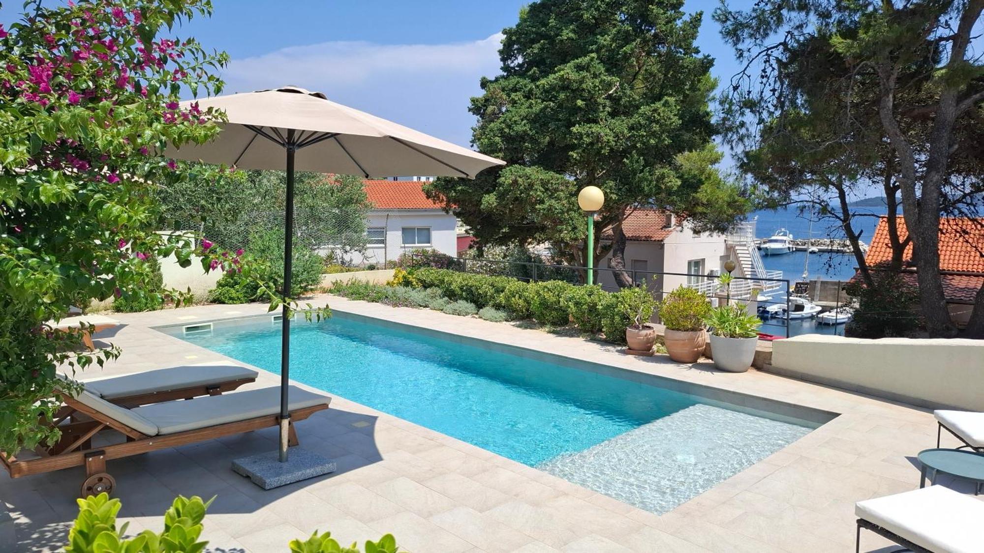 Villa Mira With A Heated Pool And A Sea View Božava Extérieur photo